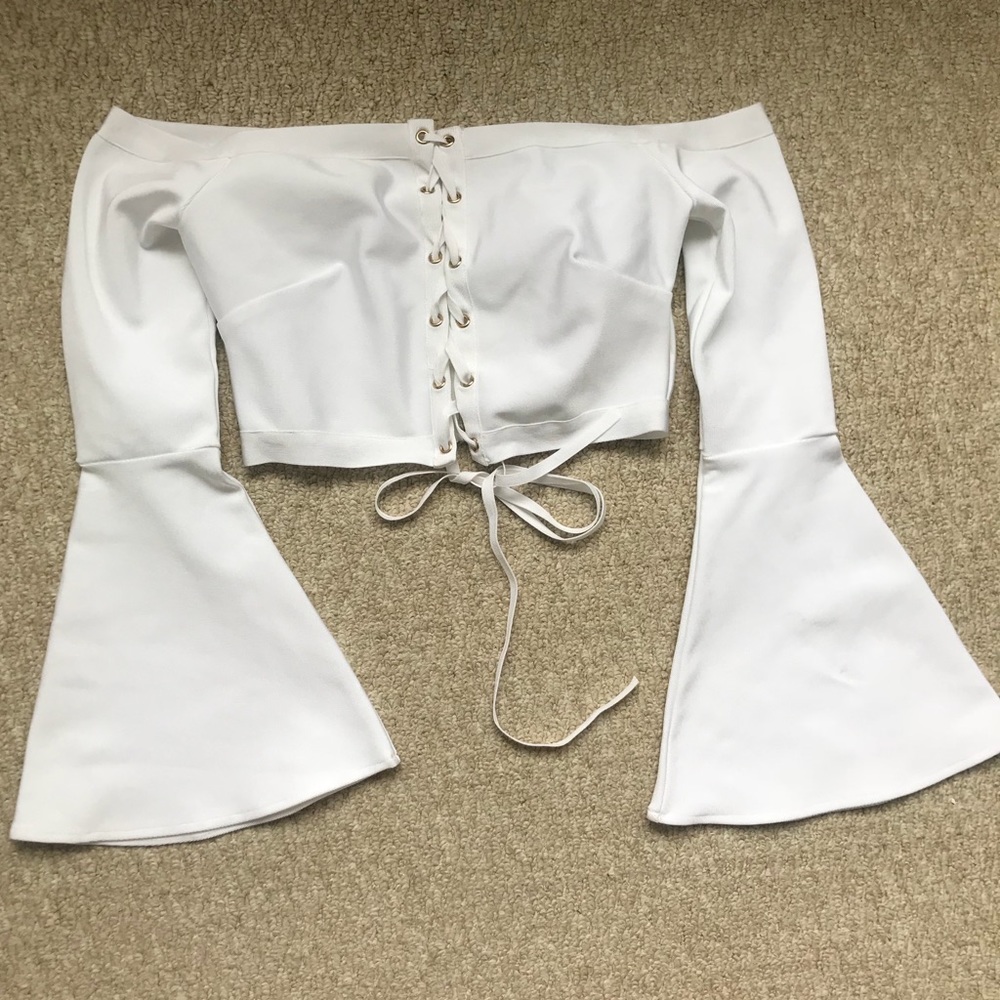 ✨GUESS lace up cropped wide sleeve